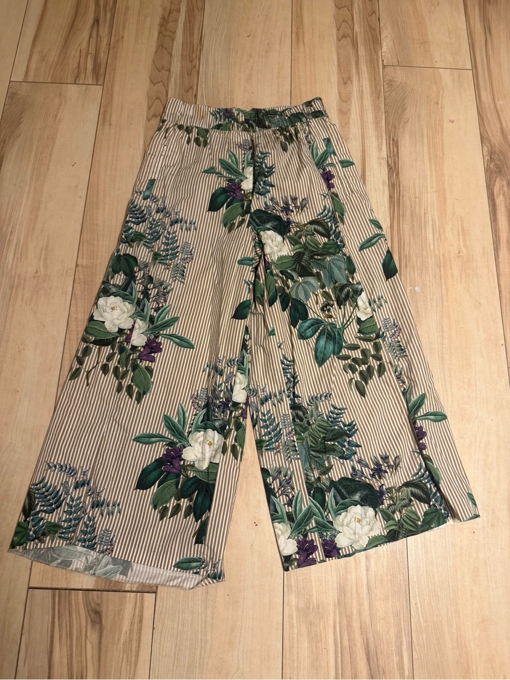 Zara Beige Striped Wide-Leg Floral Crop Pants